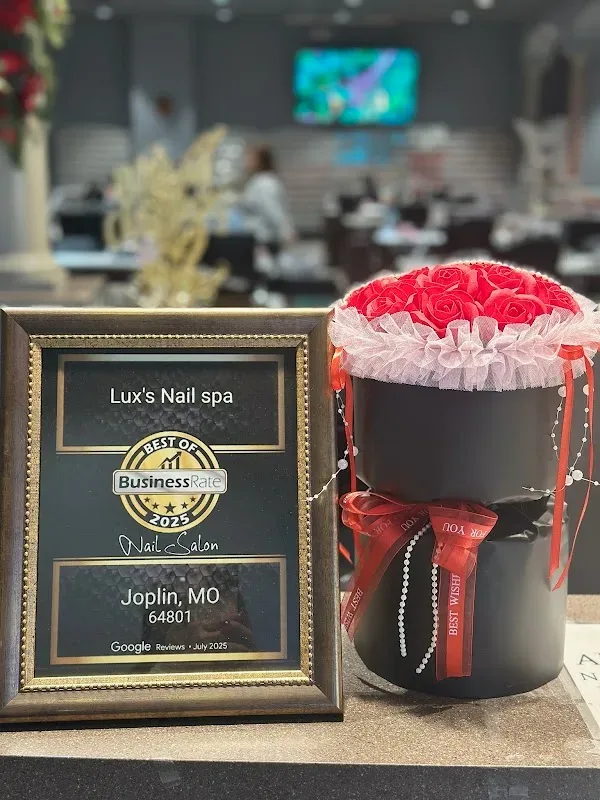Lux's Nail spa — Nail salon in Joplin