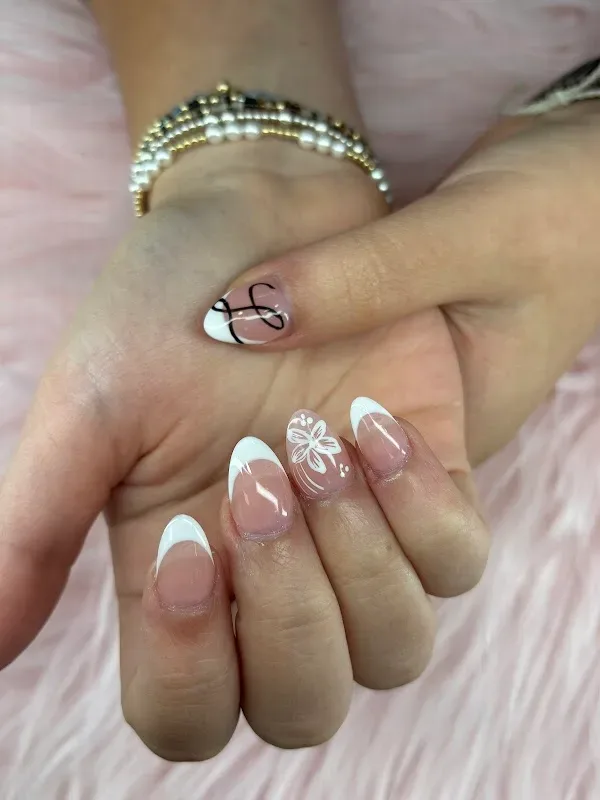 FAMILY NAILS AND SPA - NONTOXIC SALON — Nail salon in Ball