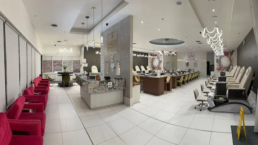 LUXE NAILS — Nail salon in Maryville