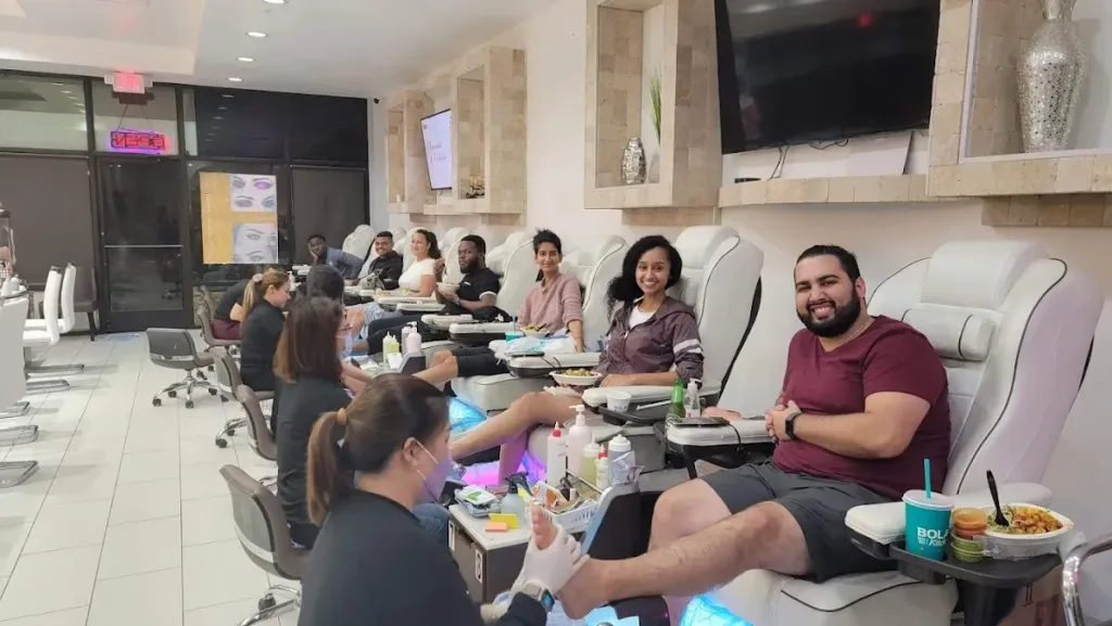 Cosmo Nail & Hair Bar — Nail salon in Gainesville