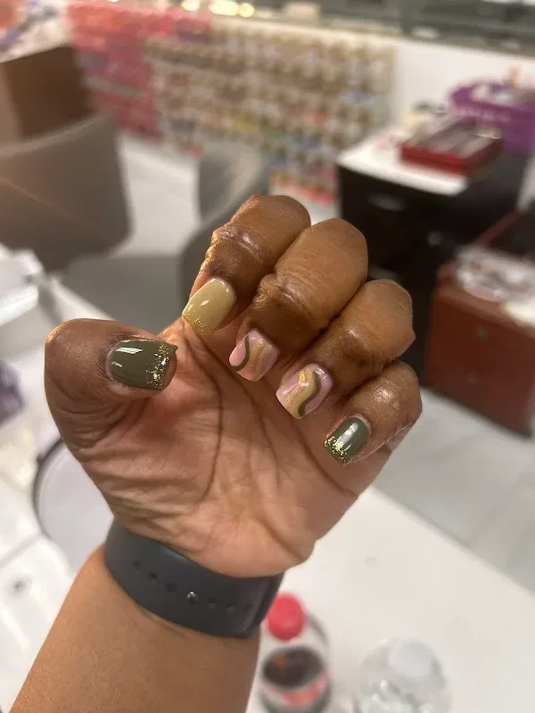 Monica's Nails — Nail salon in Morrow