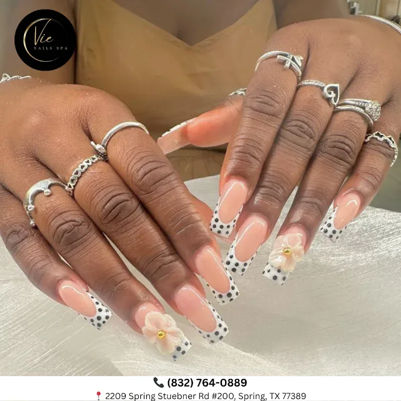 VIE NAILS & SPA — Nail salon in Spring