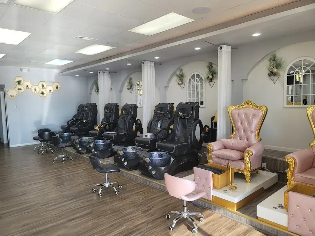 Humble Bees Nail Spa — Nail salon in Joplin