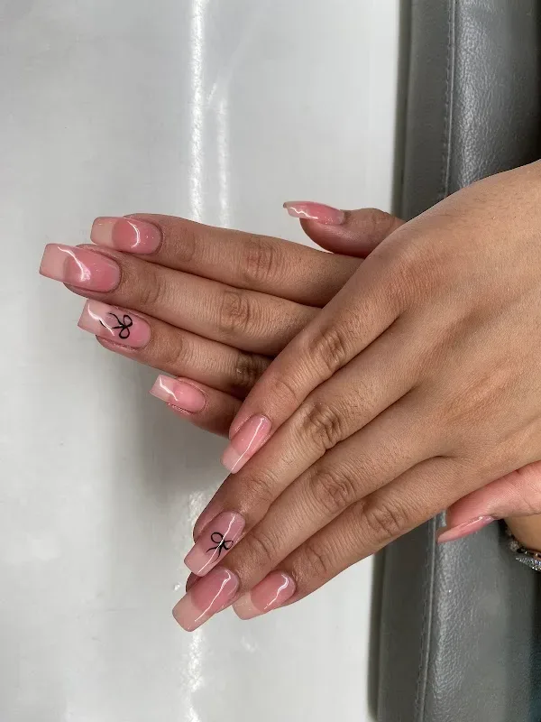 H & D Nail Spa Salon — Nail salon in Chicago