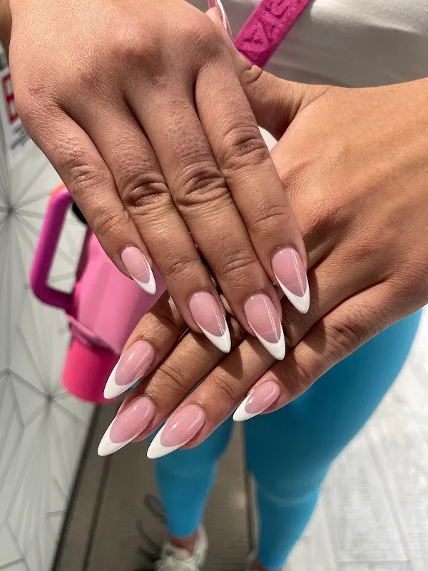 Lush Nail Bar Colony Square — Nail salon in Atlanta