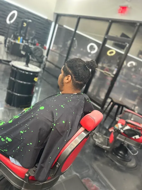 6ixthElement Barbershop — Beauty salon in Brandon