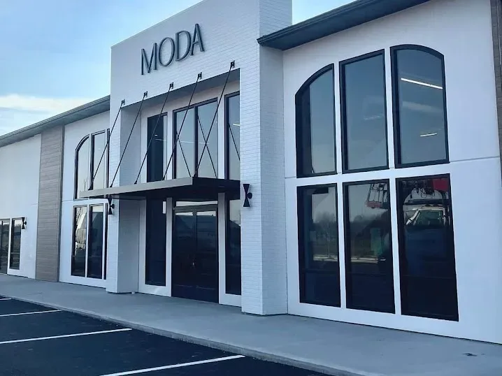Moda Beauty Bar — Beauty salon in Winfield