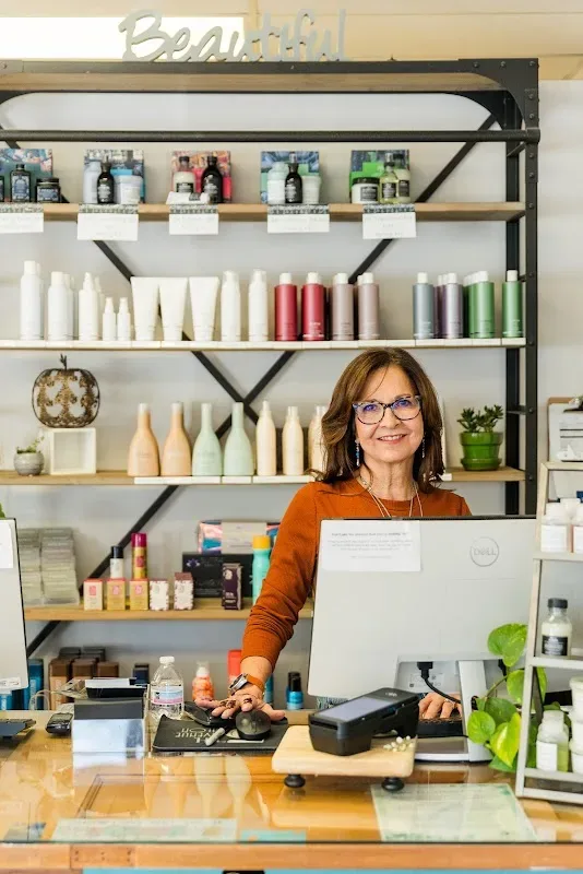 5th Avenue Salon in Hendersonville, NC — Beauty salon in Hendersonville