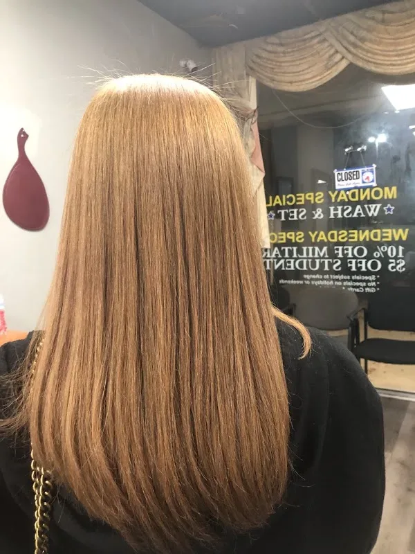 EELEANS BEAUTY SALON. — Beauty salon in Portsmouth