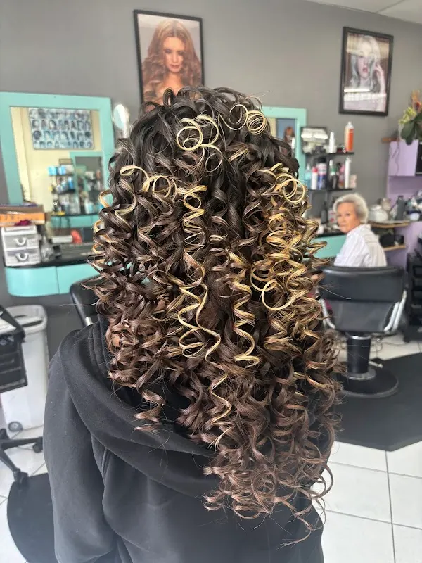 Estetica Erika's — Beauty salon in Santa Ana