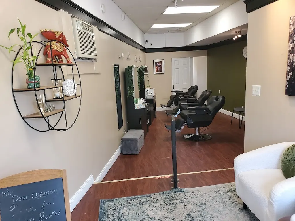 Thread and Lash Lounge — Beauty salon in Montclair