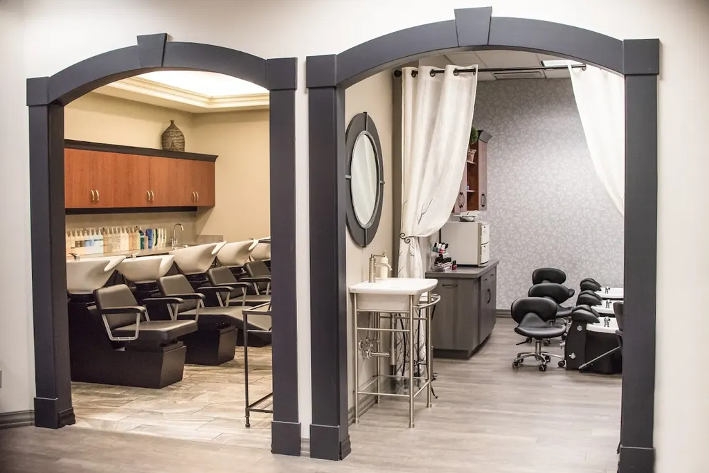 Avanti Salon — Beauty salon in Chesterland