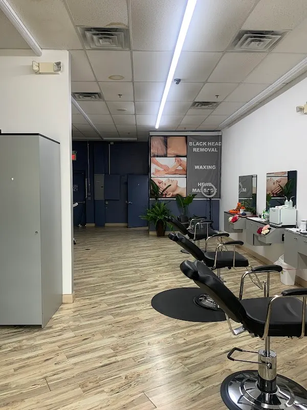 Maya Thread and Lash — Beauty salon in Carlstadt