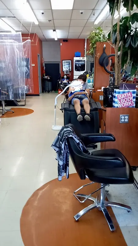 Avandaro Beauty Salon — Beauty salon in Minneapolis