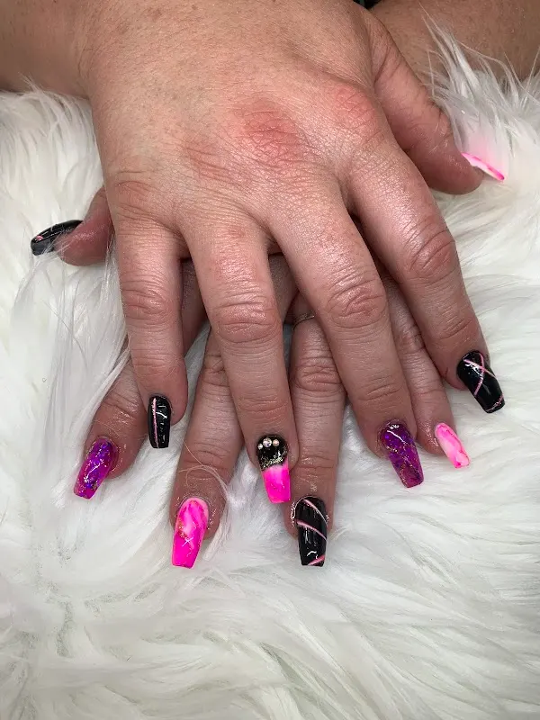 Linda's Nail & Spa — Beauty salon in Pineville