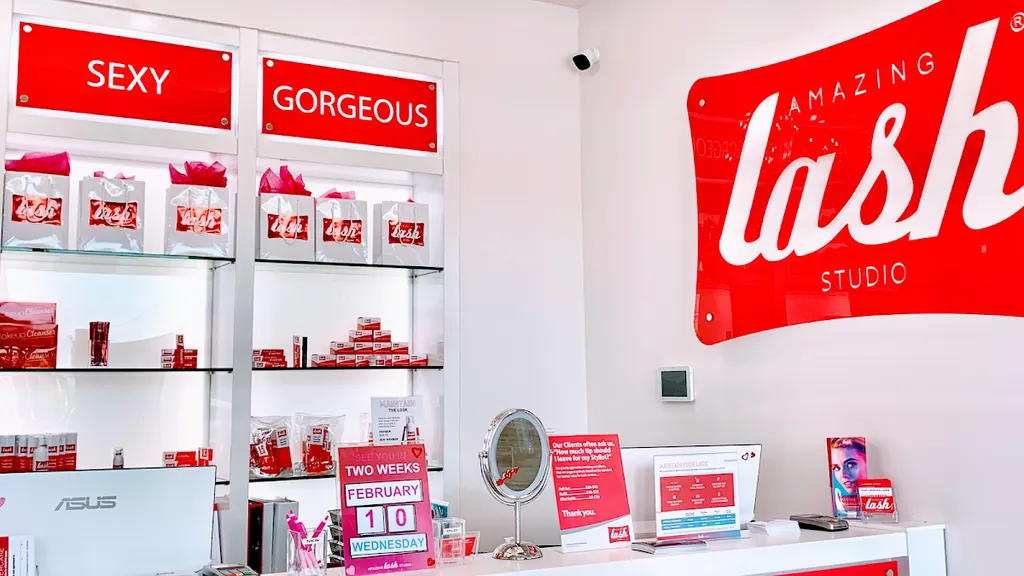 Amazing Lash Studio — Beauty salon in Brandon