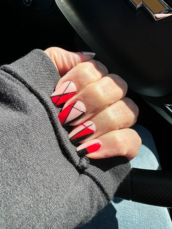 La Vida Nails & Spa — Nail salon in Bourbonnais