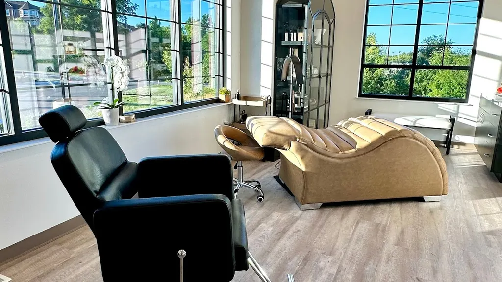 Brow Studio Milwaukee — Beauty salon in Greenfield