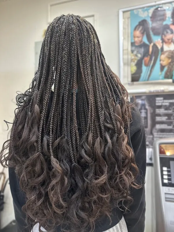 Mbadinga's African Hair Braiding New York NY — Beauty salon in Brooklyn