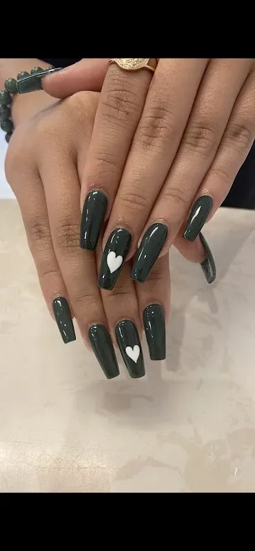 Amy's Nail & Spa — Nail salon in Belle Isle