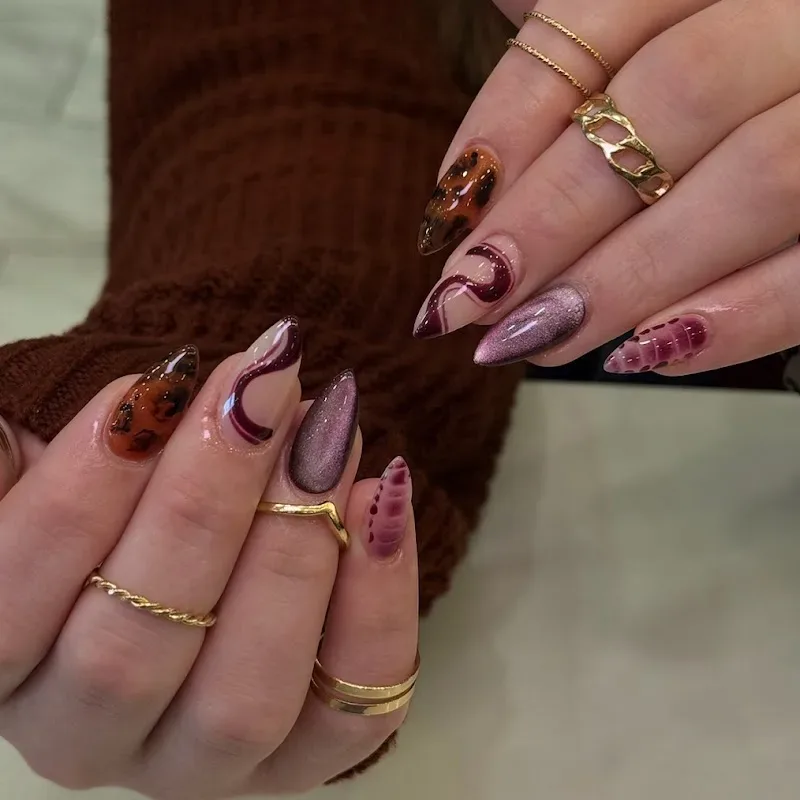 District Nail Club | Italian Village Columbus — Nail salon in Columbus