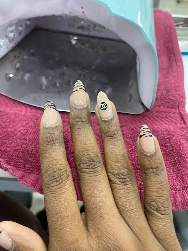Chi Nails — Nail salon in Pace