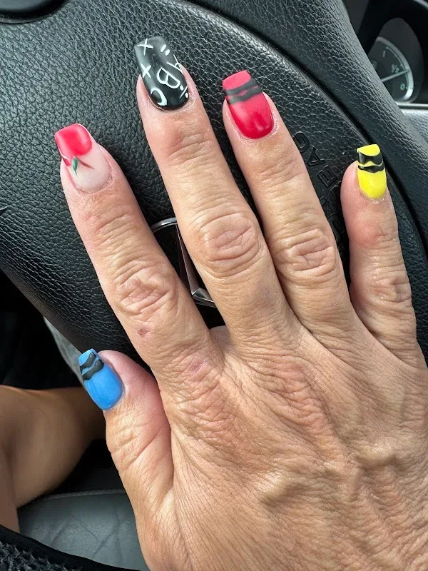 BROADWAY NAIL BAR — Nail salon in Knoxville