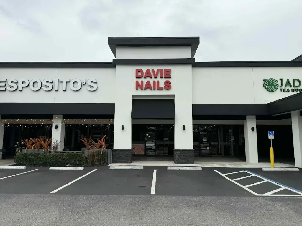 Davie Nails — Nail salon in Davie