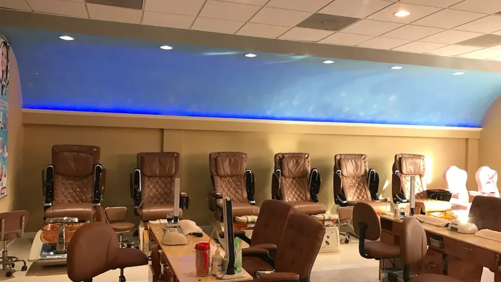 Beautiful Nails — Nail salon in Godfrey