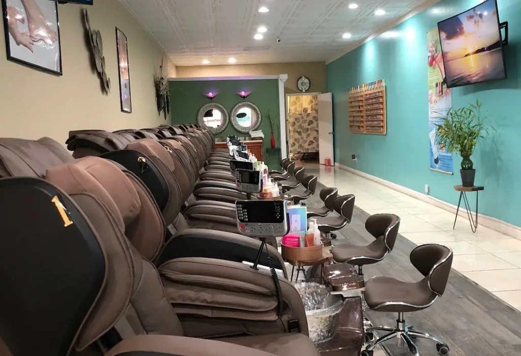 TT NAILS — Nail salon in Temple Terrace