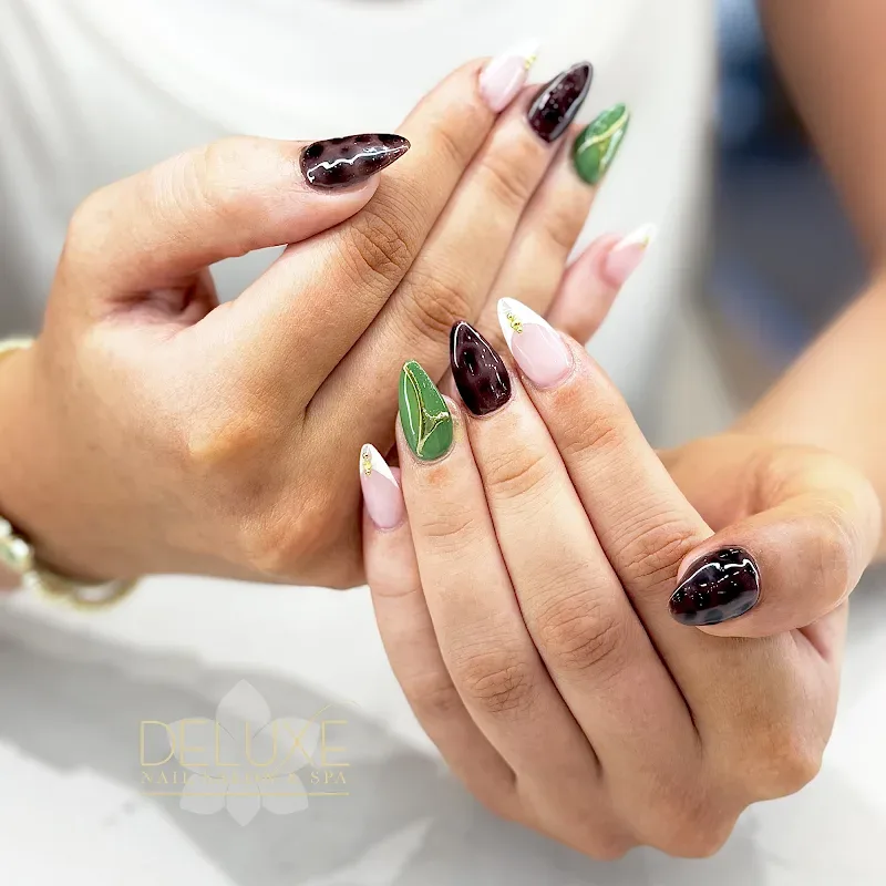 Deluxe Nail Salon and Spa — Nail salon in Cincinnati