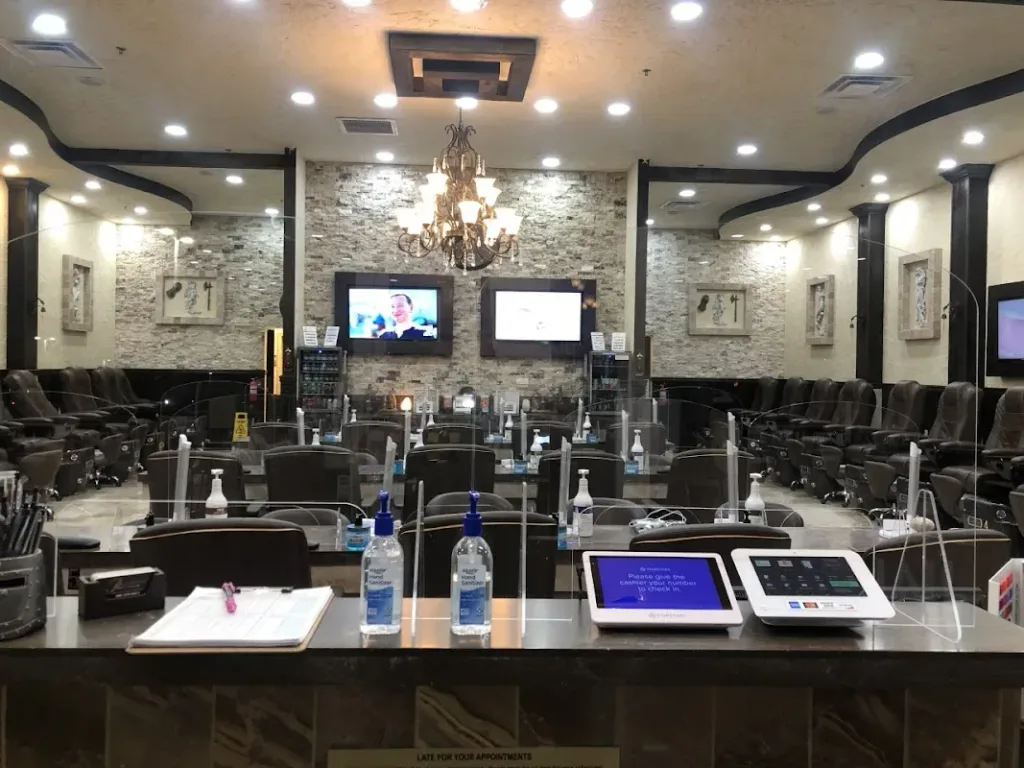PALACE NAIL LOUNGE - MESA — Nail salon in Mesa