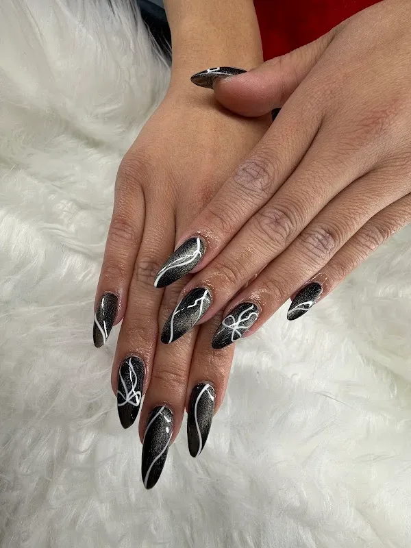 Luxe Nails & Lashes — Nail salon in Fayetteville