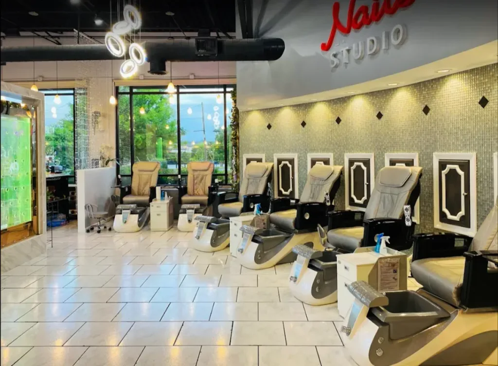 Nails Studio — Nail salon in Rome