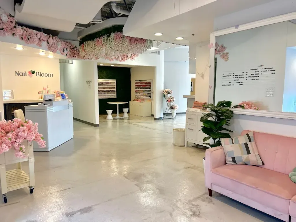Nail Bloom — Nail salon in Dallas