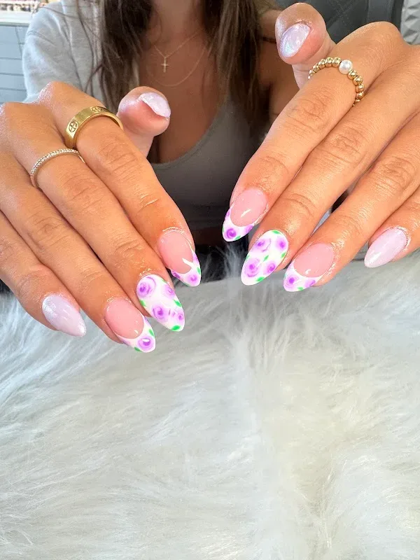 BB Nails & Spa — Nail salon in Brandon