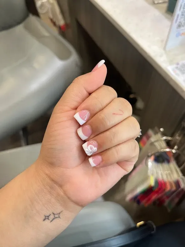 Foxy Nails — Nail salon in Happy Valley