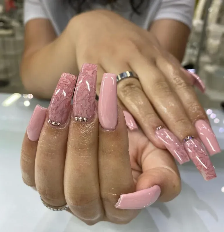 Laque Nail Bar — Nail salon in Valley Glen