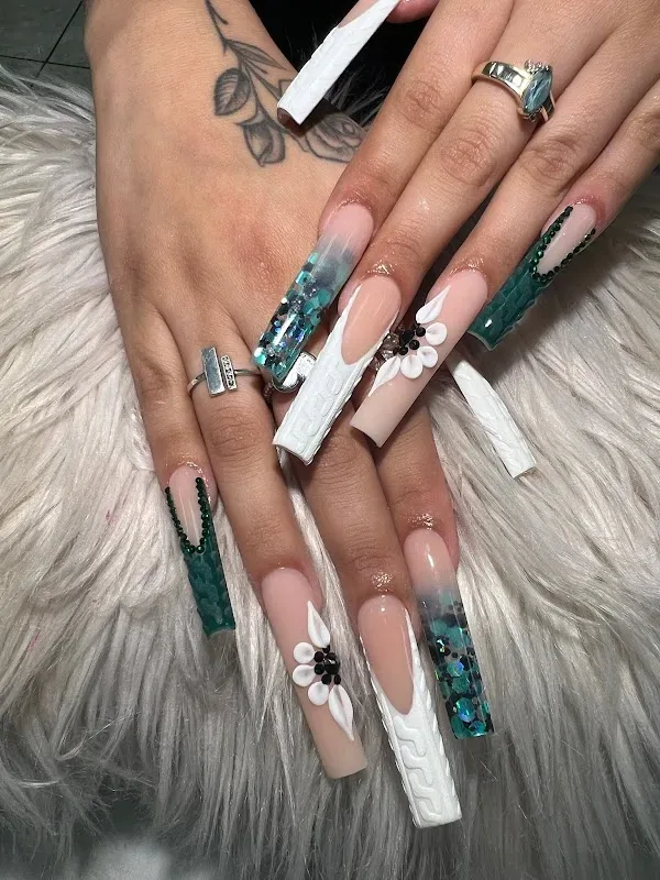 Idol Nails & Spa — Nail salon in Avondale