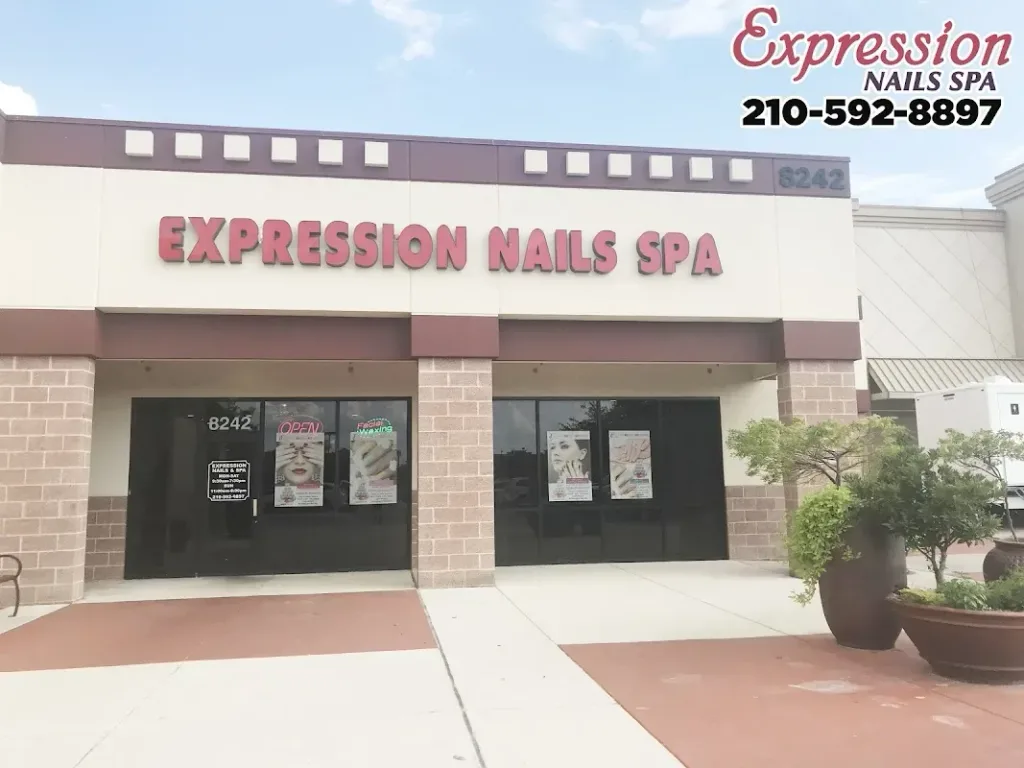 Expression Nails — Nail salon in Selma
