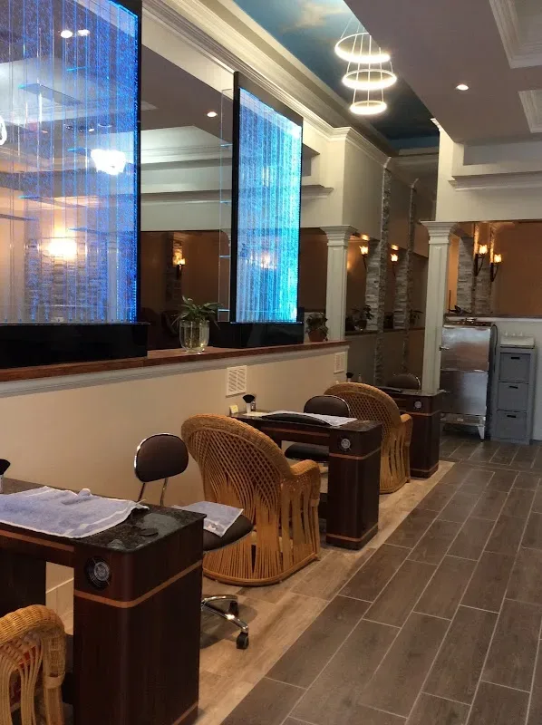 Lotus Nails & Spa — Nail salon in Evergreen Park