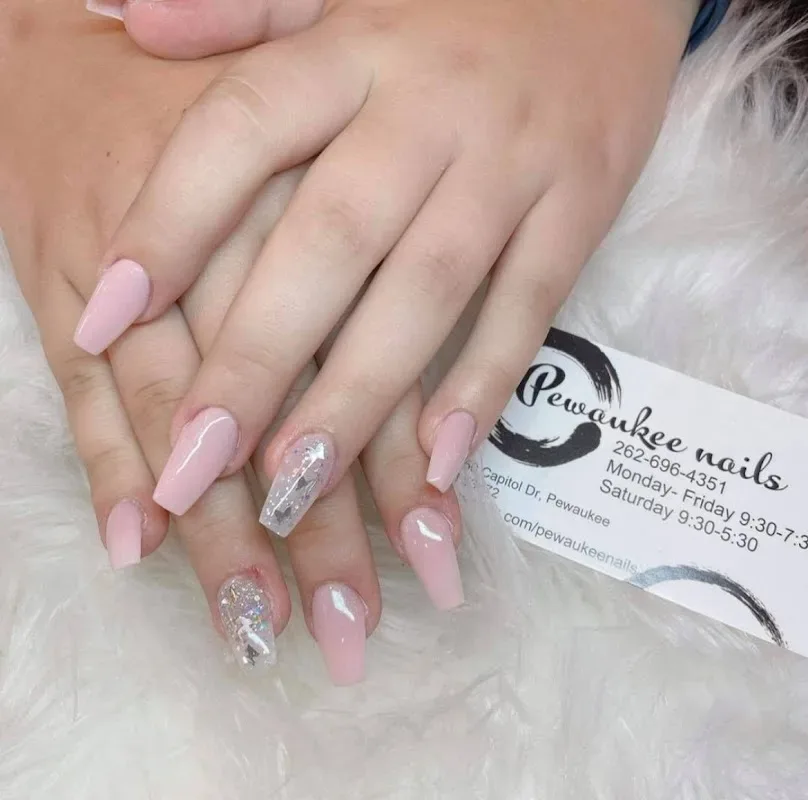 Pewaukee Nails — Nail salon in Pewaukee