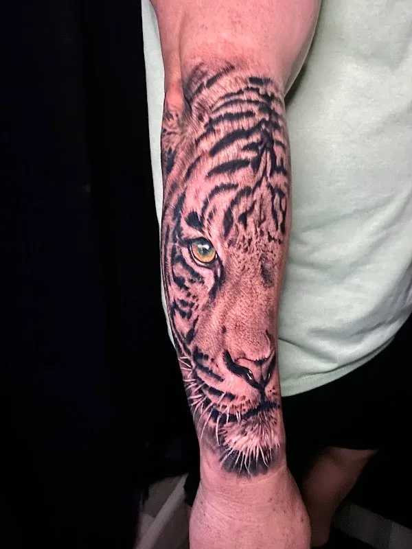 INKAHOLIK TATTOOS AND BARBERSHOP — Tattoo shop in Miami