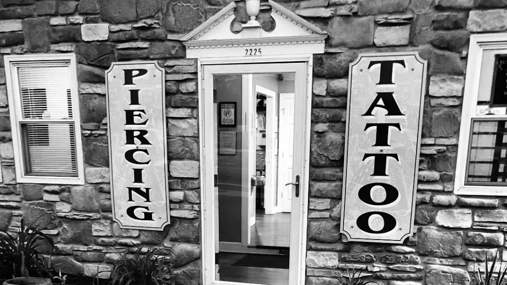 Queen of Hearts Tattoos & Body Piercing — Tattoo shop in Nashville