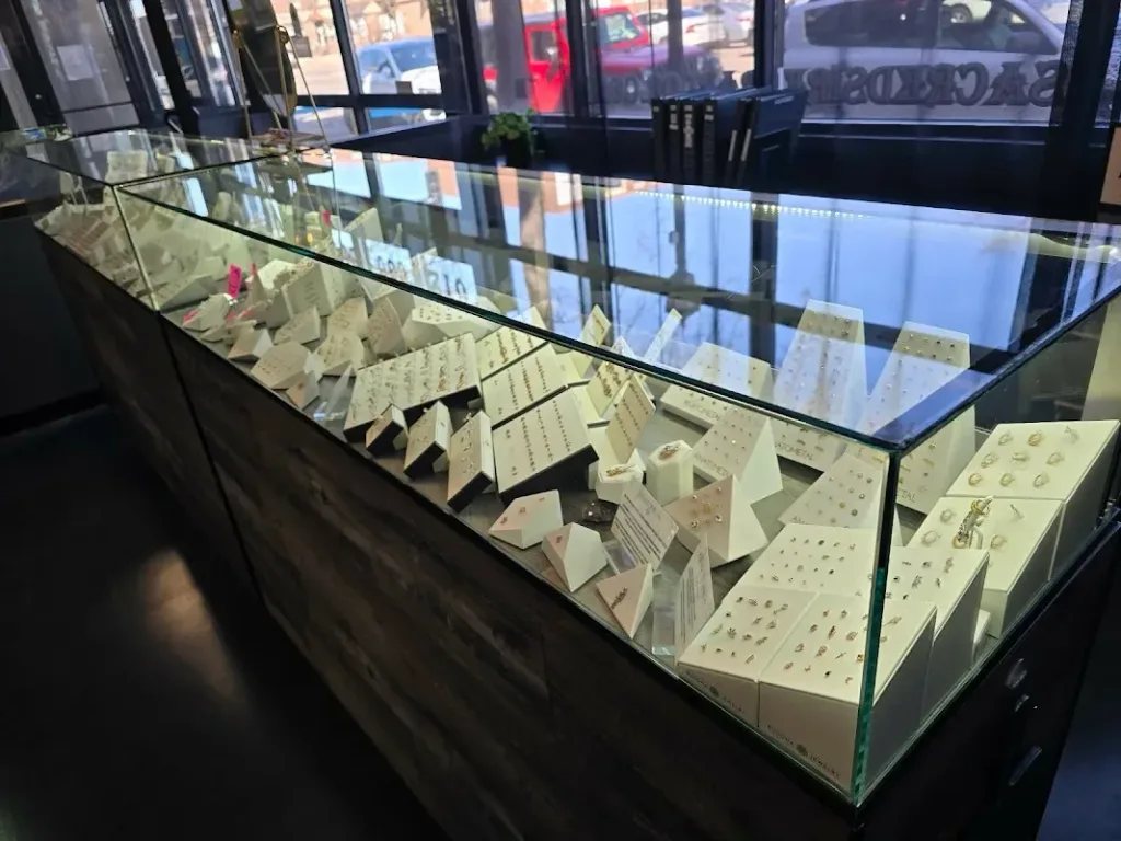 Sacred Siren Tattoo & Art Parlor — Tattoo and piercing shop in Minneapolis