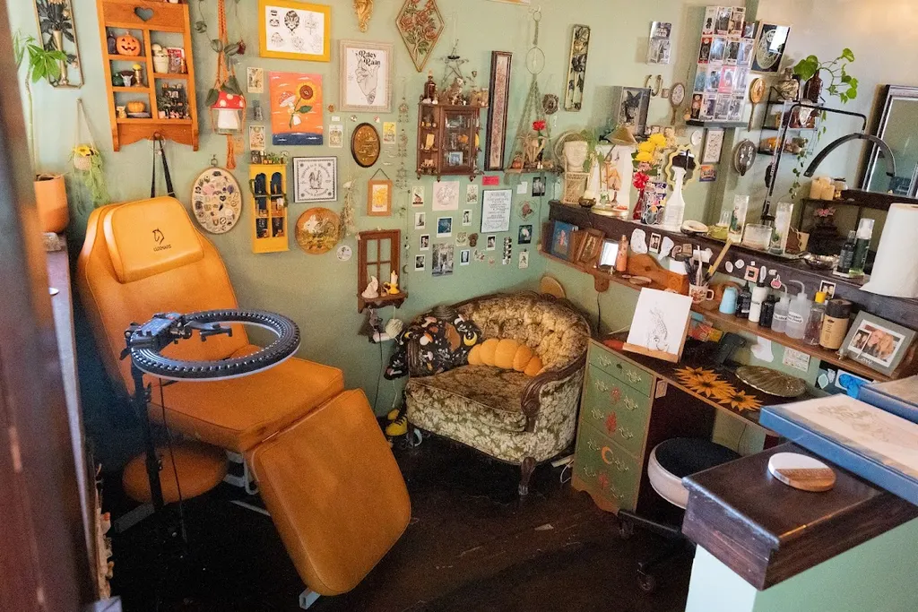 Modern Elegance — Tattoo and piercing shop in DeLand