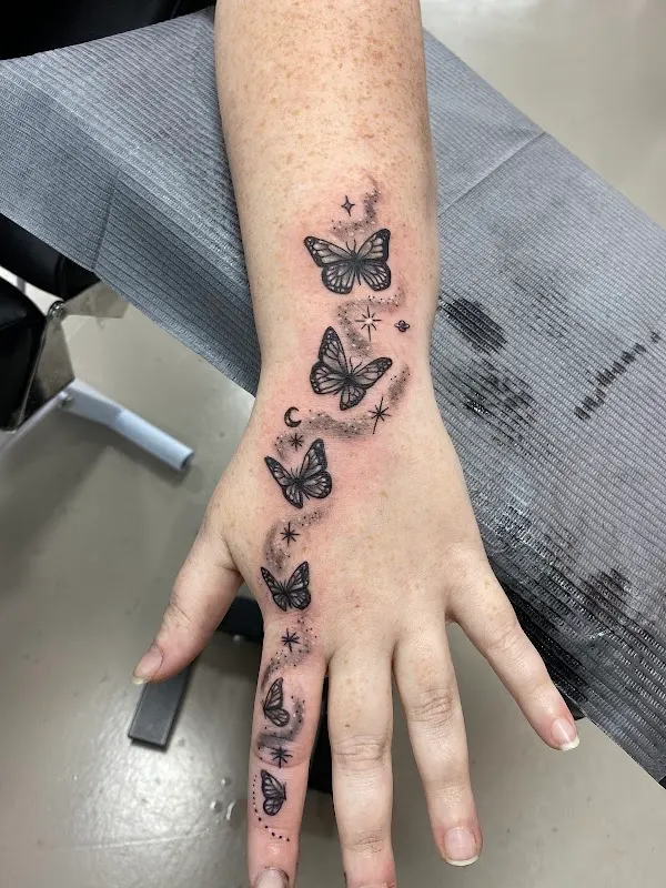 Lion's Den Tattoo Company — Tattoo and piercing shop in Zephyrhills