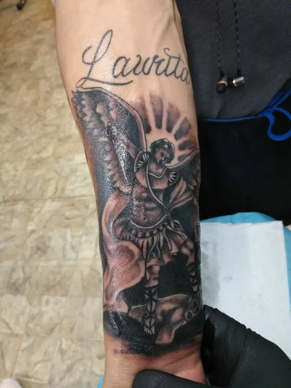 Kings of Ink Tattoos- Tattoo Shop / Piercings / Color Tattoo — Tattoo shop in Houston