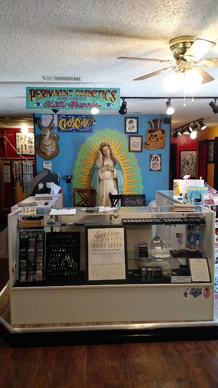 Fine Line Tattoo's — Tattoo shop in Garland