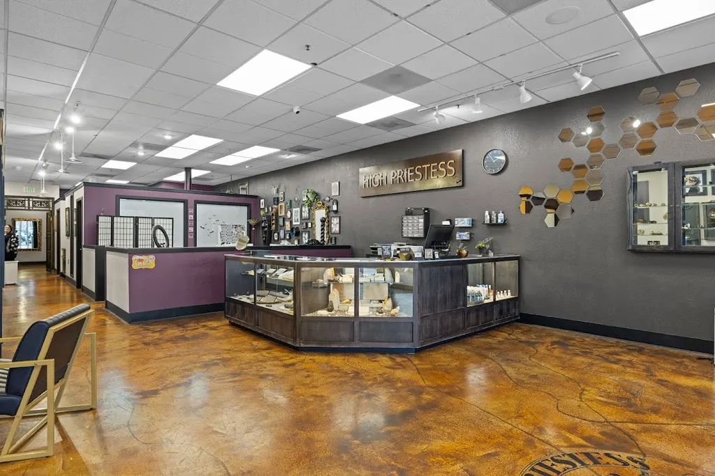 High Priestess Piercing & Tattoo — Tattoo and piercing shop in Salem